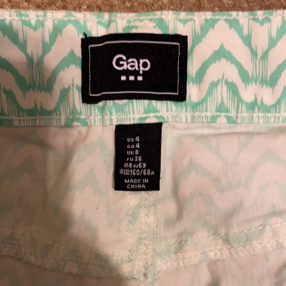 ❤️2 for $10 Gap Shorts - Picture 4 of 5